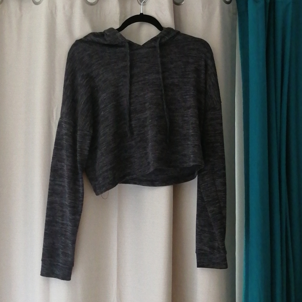 Black/grey crop top sweater with hood